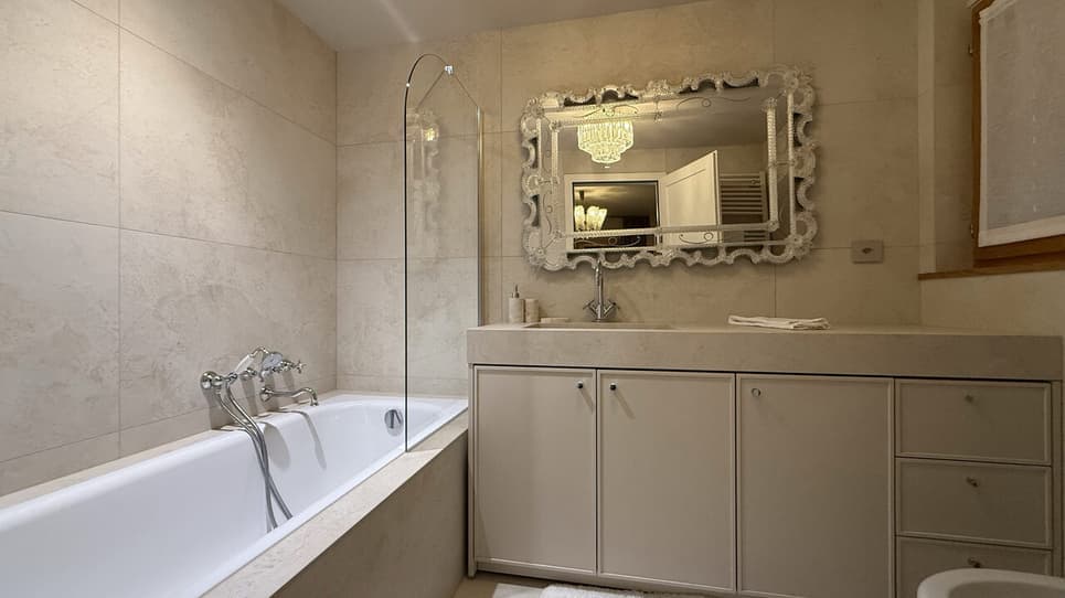 1593 – Appartement – 5.5pièces – 165 m²