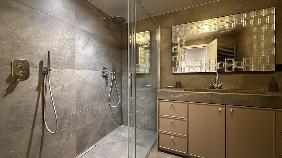 1593 – Appartement – 5.5pièces – 165 m²