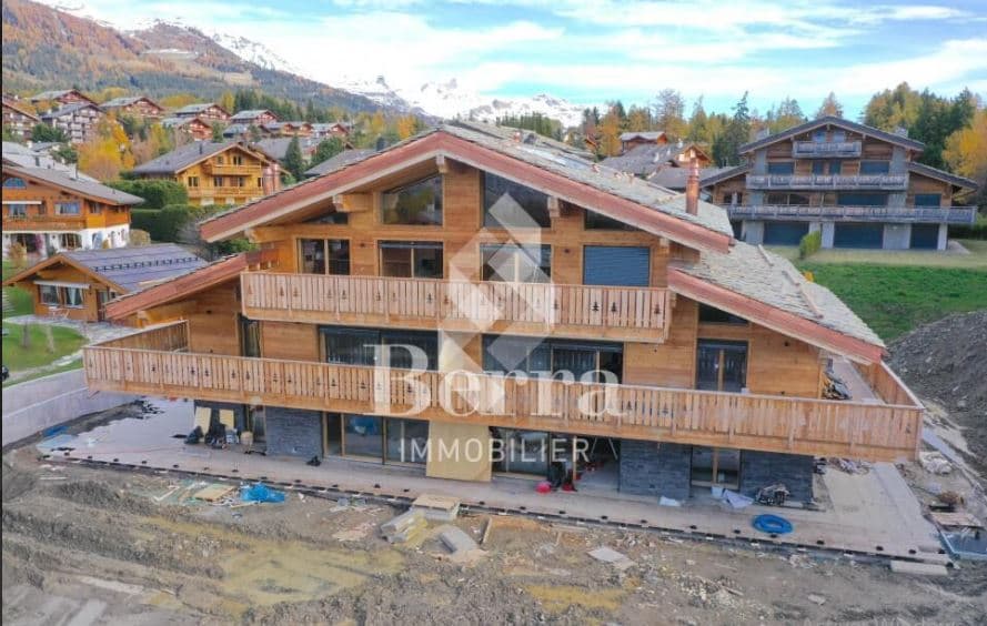 1758 – Appartement  – 4.5pièces – 2225000CHF  – 205 m²