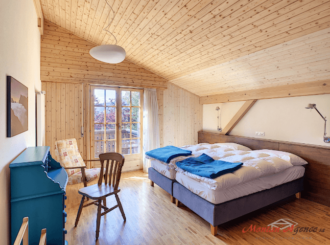 1422 – Maison 7 pièces –  1074.40CHF – 200m²