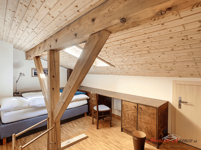 1422 – Maison 7 pièces –  1074.40CHF – 200m²