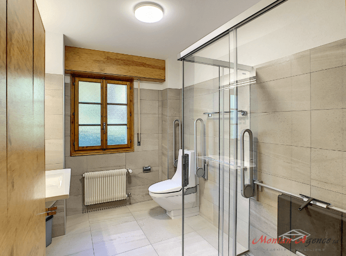 1422 – Maison 7 pièces –  1074.40CHF – 200m²