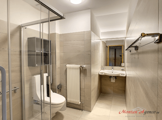 1422 – Maison 7 pièces –  1074.40CHF – 200m²