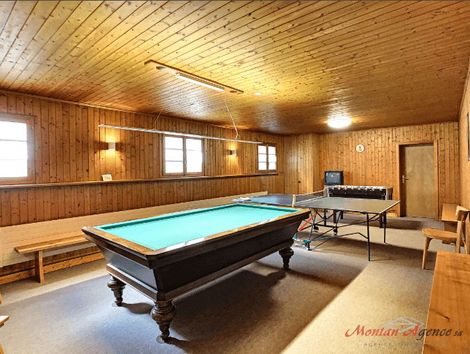 1422 – Maison 7 pièces –  1074.40CHF – 200m²