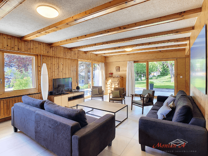 1422 – Maison 7 pièces –  1074.40CHF – 200m²