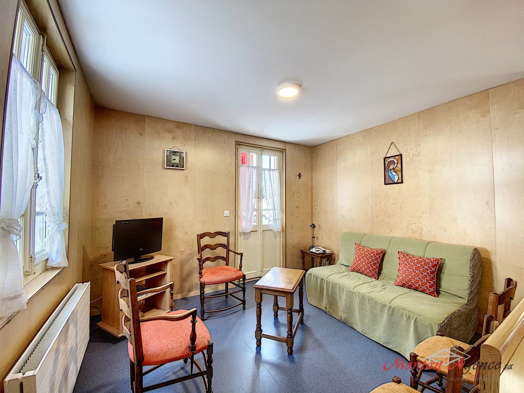 1420 – Maison – 7pièces –  1037.55CHF