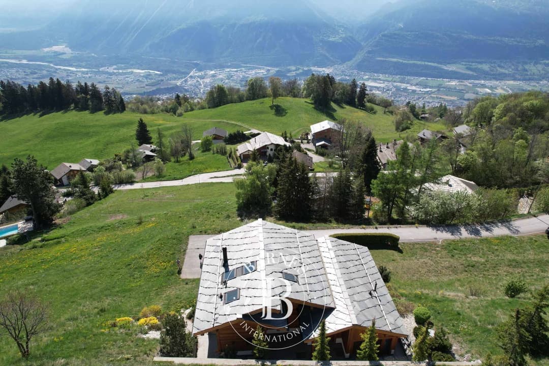 1766 – Maison 7.5 pièces – 4680000 CHF – 460 m²