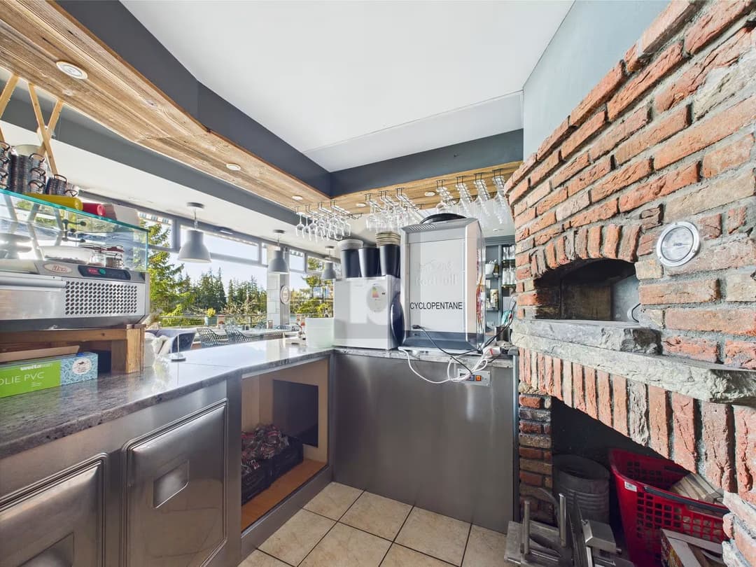 1443 – Commerce – 3700 CHF – 110 m²