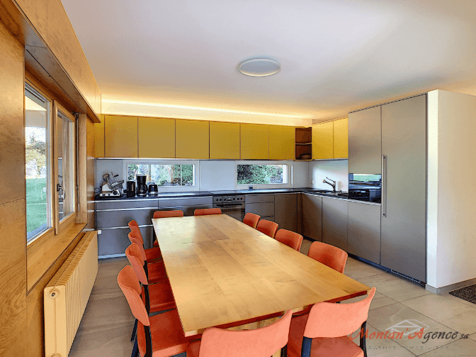 1422 – Maison 7 pièces –  1074.40CHF – 200m²