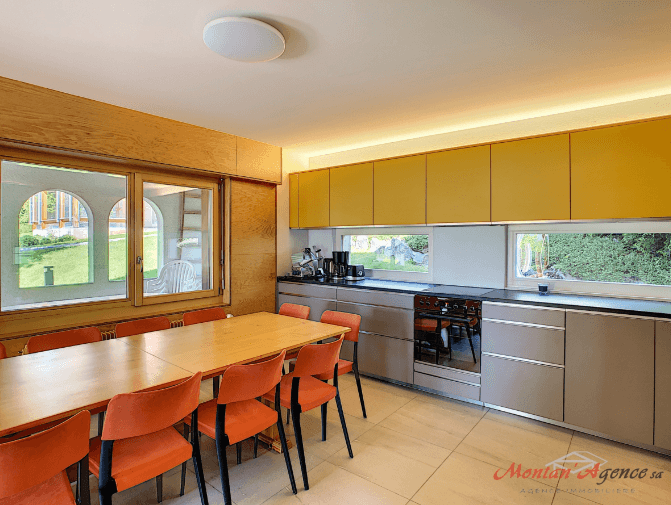 1422 – Maison 7 pièces –  1074.40CHF – 200m²