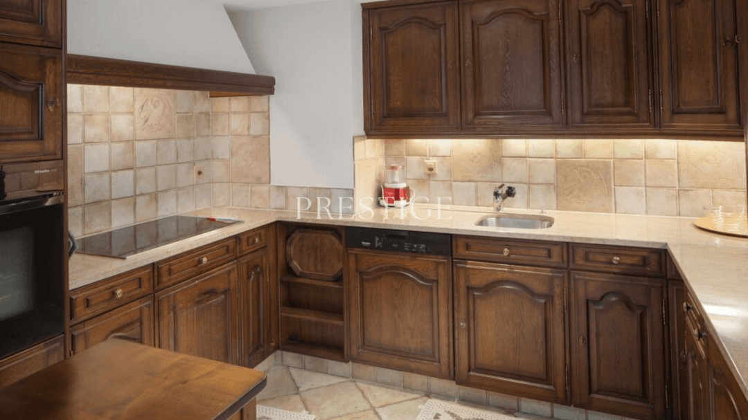 1777 – Appartement  – 3.5 pièces – 1450000 CHF – 140 m²