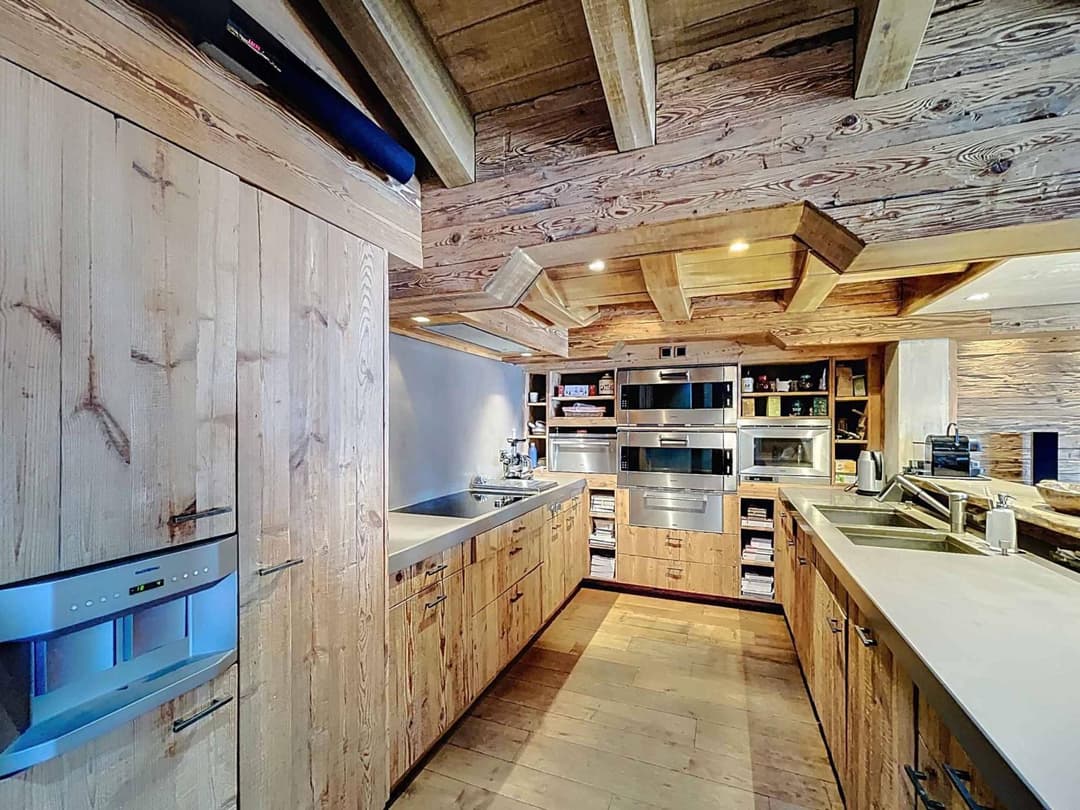 1716 – Appartement 10,5 pièces – 480m²