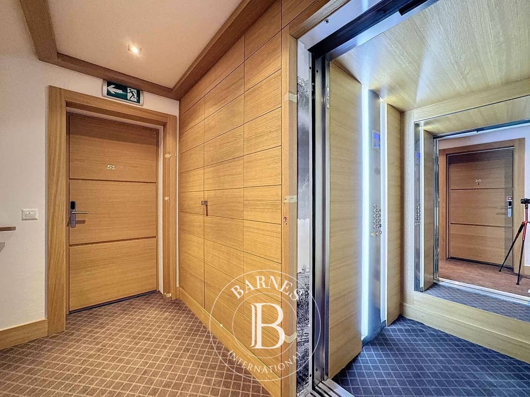 1822 – Appartement – 8.5pièces – 376 m²