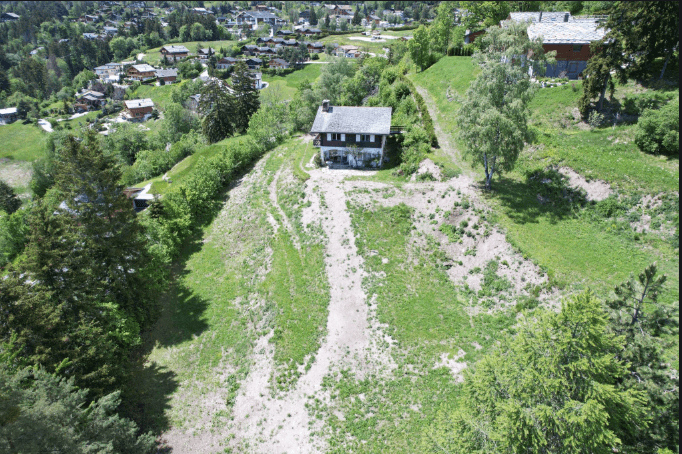 1823 – Terrain – 2485000 CHF – 226m2