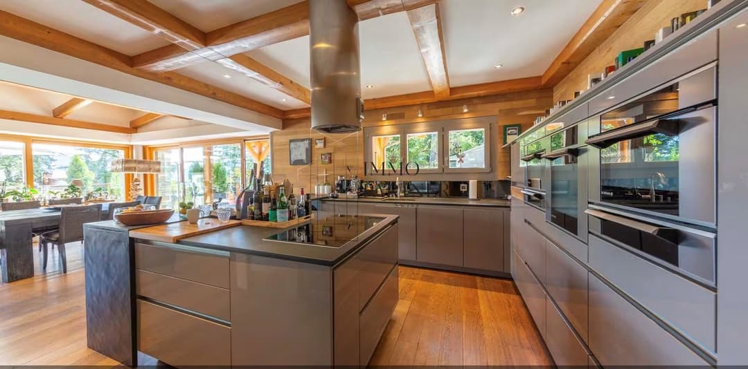 1513 – Maison – 590 m²