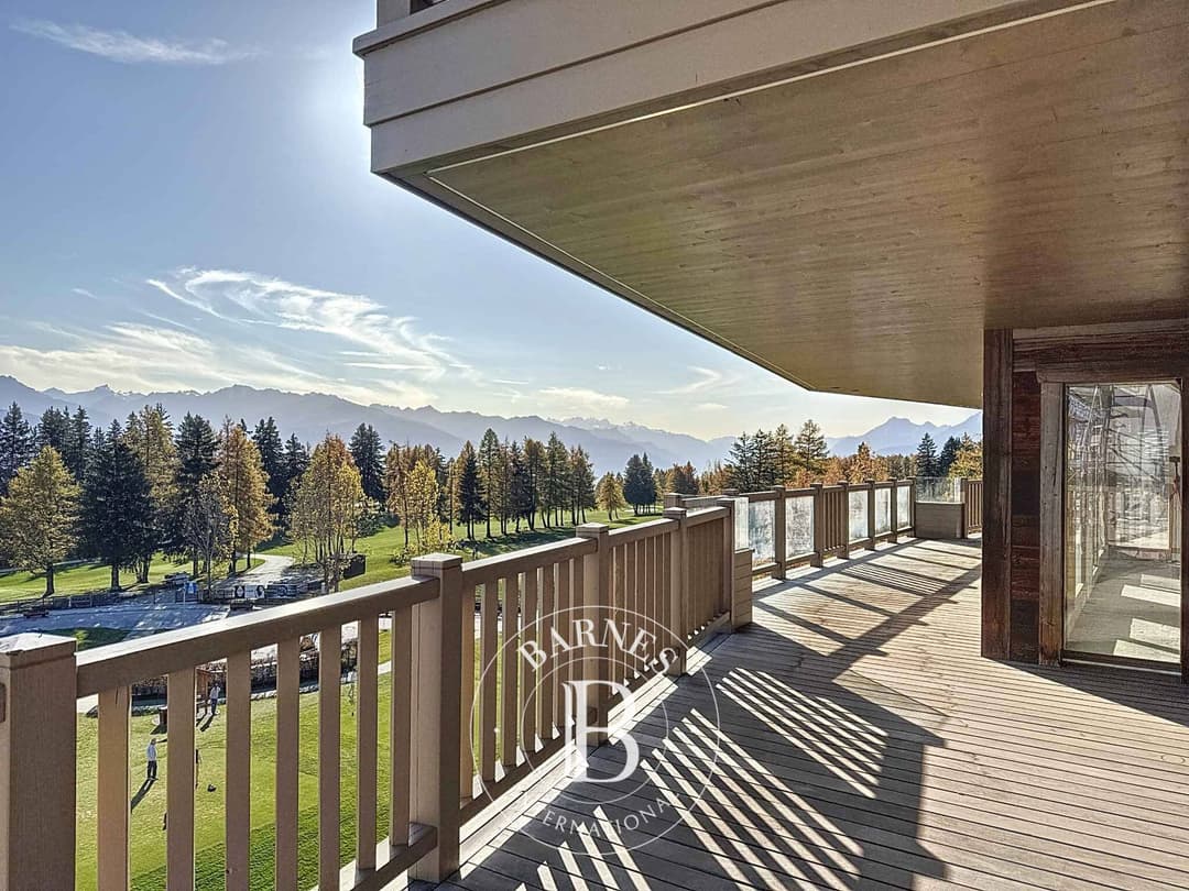 1822 – Appartement – 8.5pièces – 376 m²