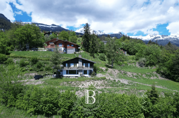 1824 – Maison 8 pièces – 2485000CHF – 227m²