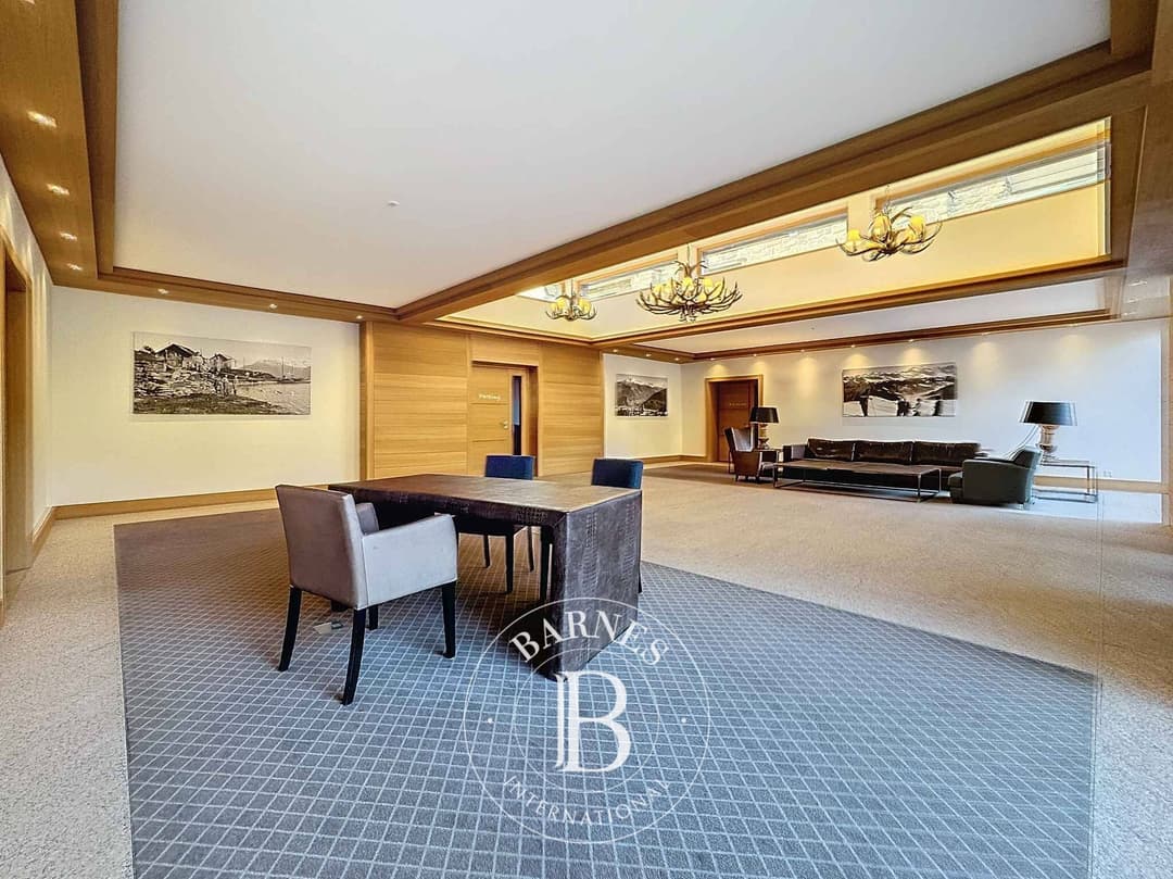 1822 – Appartement – 8.5pièces – 376 m²