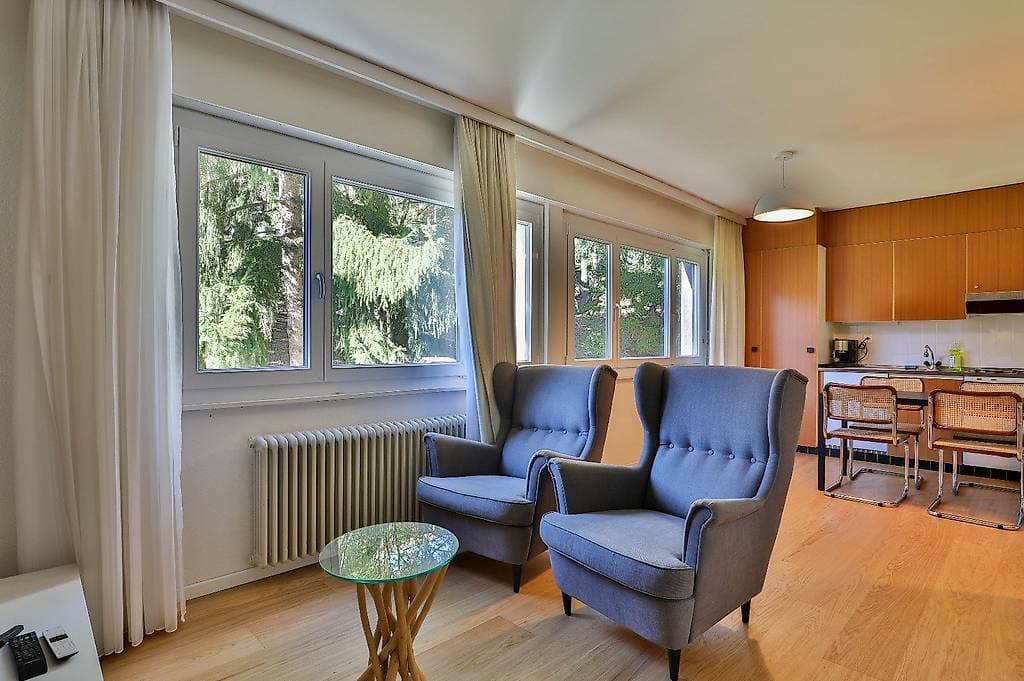 1585 – Appartement – 1 pièce – 1200 CHF – 32 m²