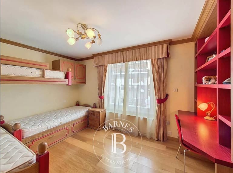 1996 – Appartement – 7.5pièces – 4950000CFH – 226 m²