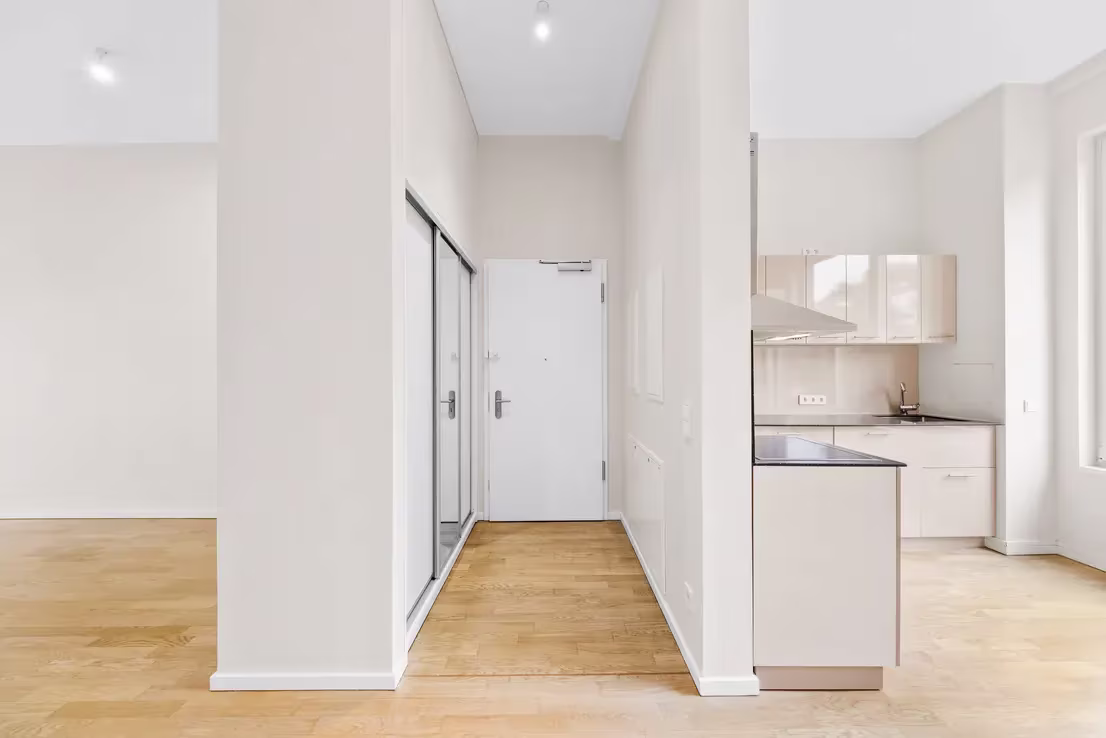 1596 – Appartement 4 pièces – 1300CHF – 117m²