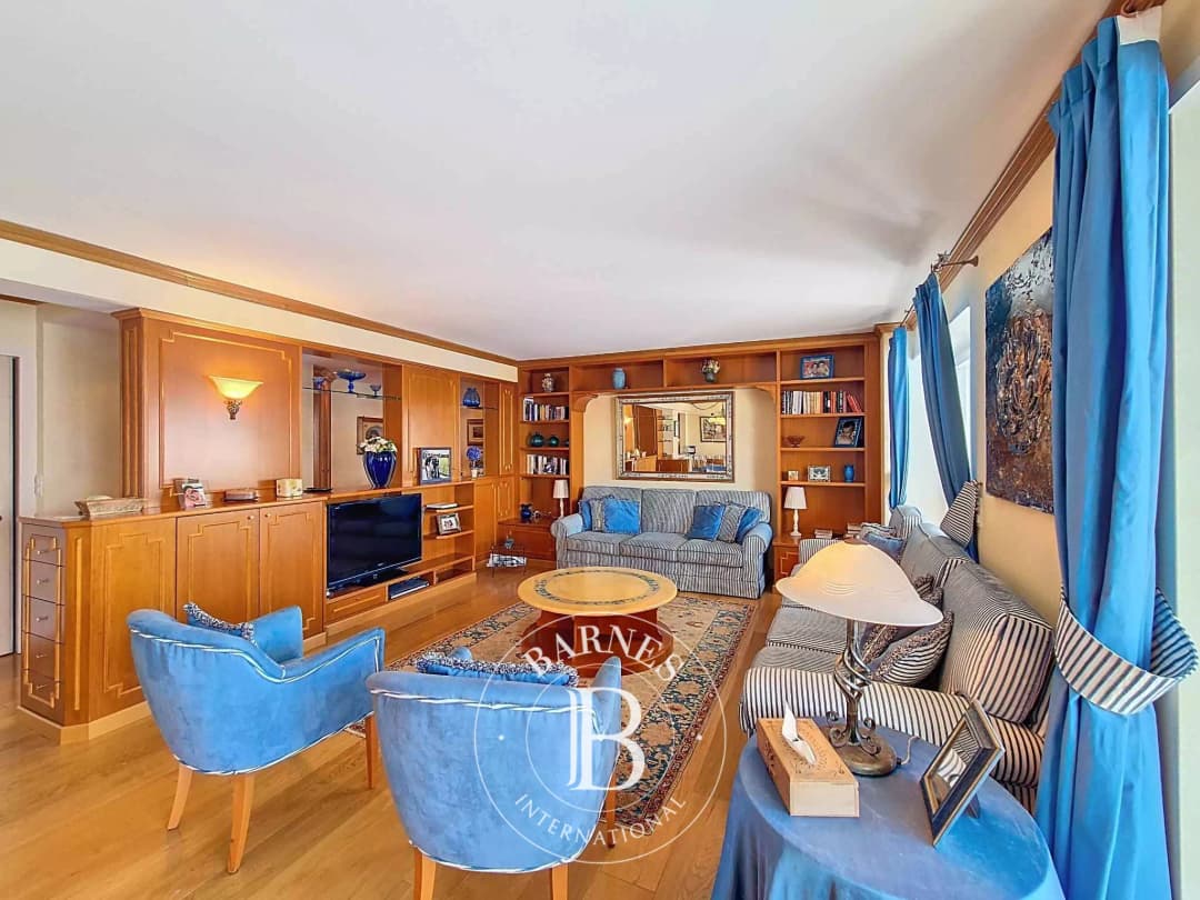 1996 – Appartement – 7.5pièces – 4950000CFH – 226 m²