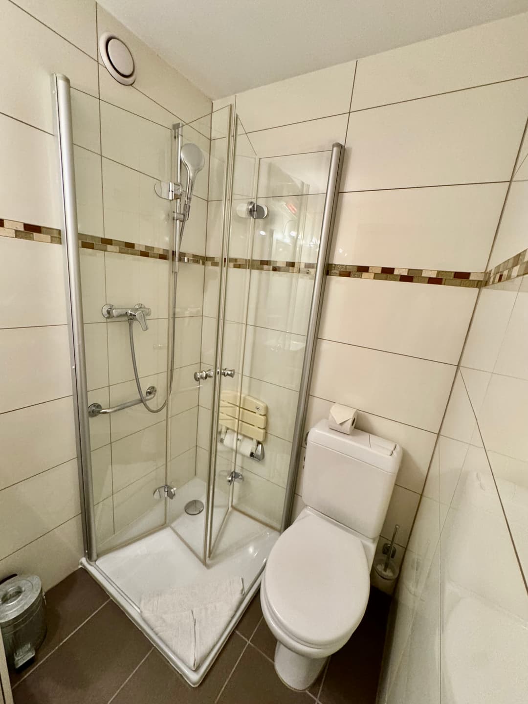 1571 – Appartement 3,5 pièces –  2000CHF – 85 m²