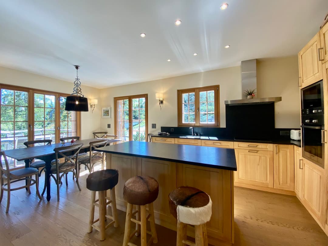 1593 – Maison – 4.5pièces – 7000CHF  – 200 m²