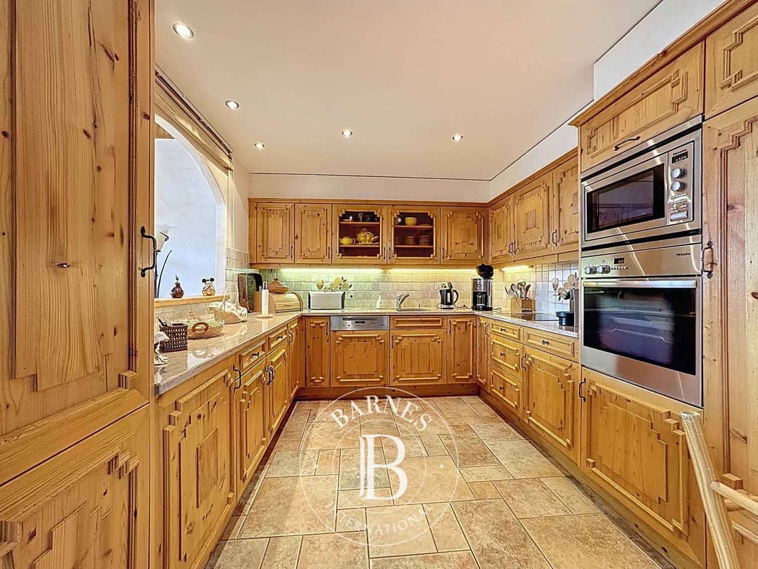 2008 – Appartement 6,5 pièces – 4700000CHF – 248m²