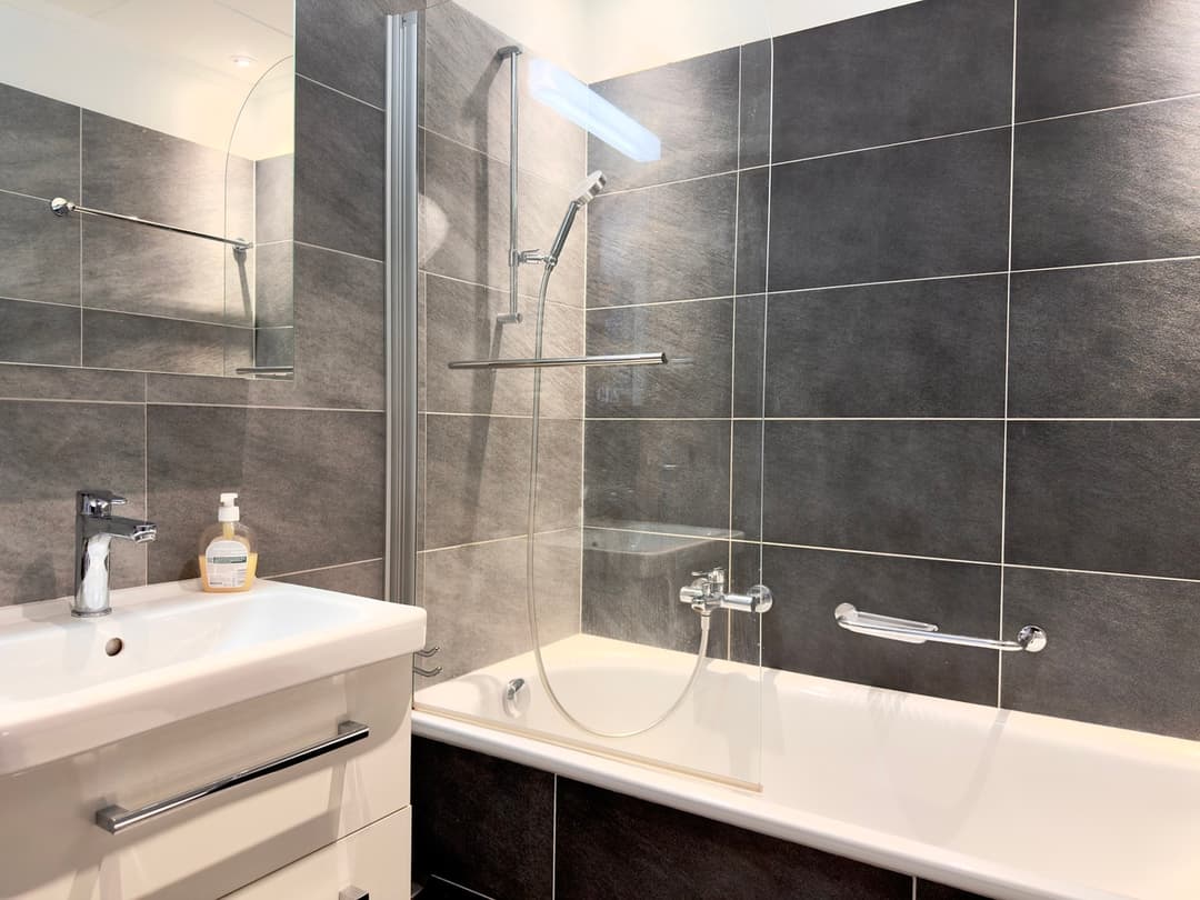 1711 – Appartement 4 pièces –  2450CHF – 114m²