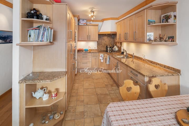 2063 – Appartement 2 pièces – 1050000CHF – 86m²