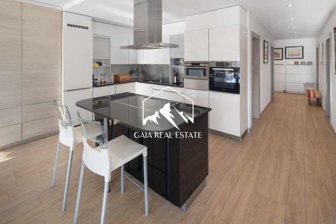 1652 – Appartement – 150 m²