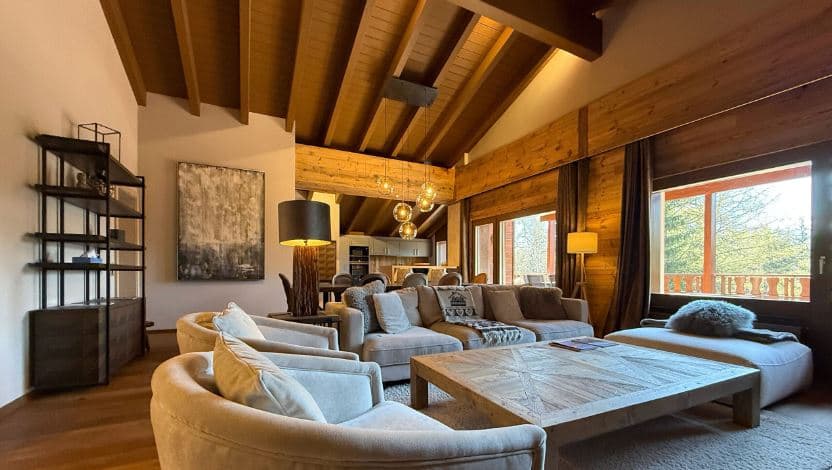 1836 – Appartement 4.5 pièces – 15000CHF – 150m²