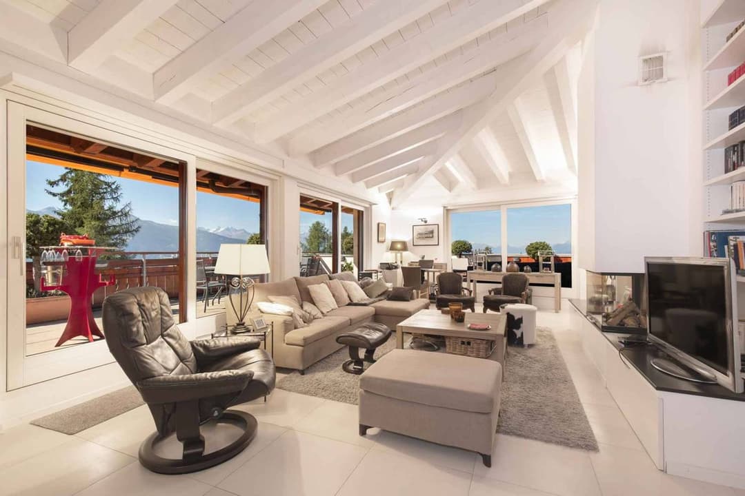 2145 – Appartement 5.5 pièces – 225 m²