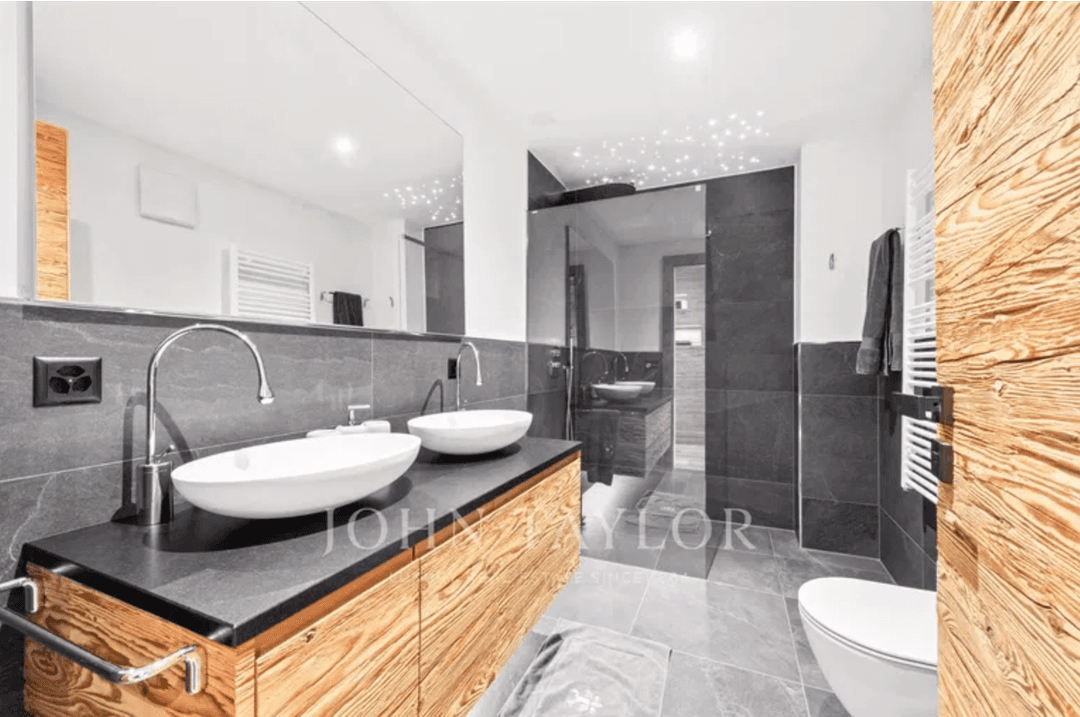 2205 – Appartement à vendre – 229 m2 – 5.5 pièces