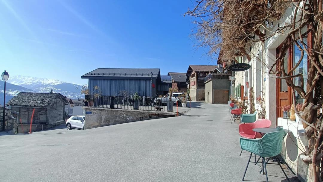 1781 – Commerce 3.5 pièces –  2900 CHF – 277 m²