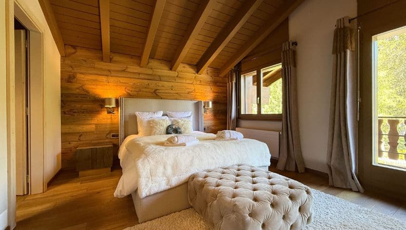 1836 – Appartement 4.5 pièces – 15000CHF – 150m²