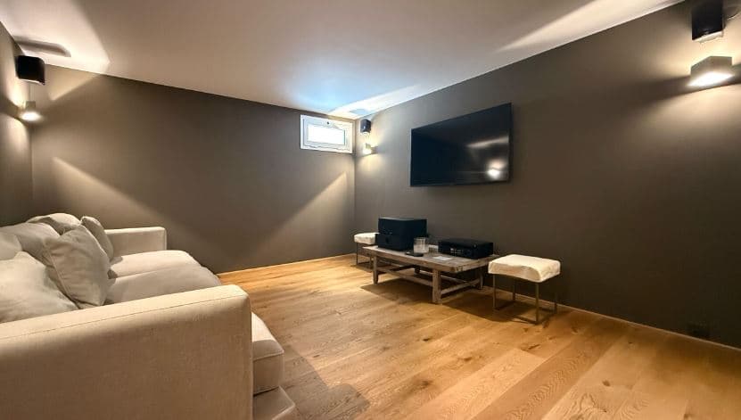 1838 – Maison 7 pièces – 22000CHF – 320m²