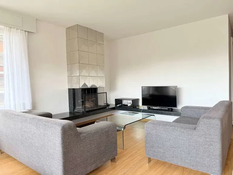 1815 – Appartement 4.5 pièces – 2700 CHF –