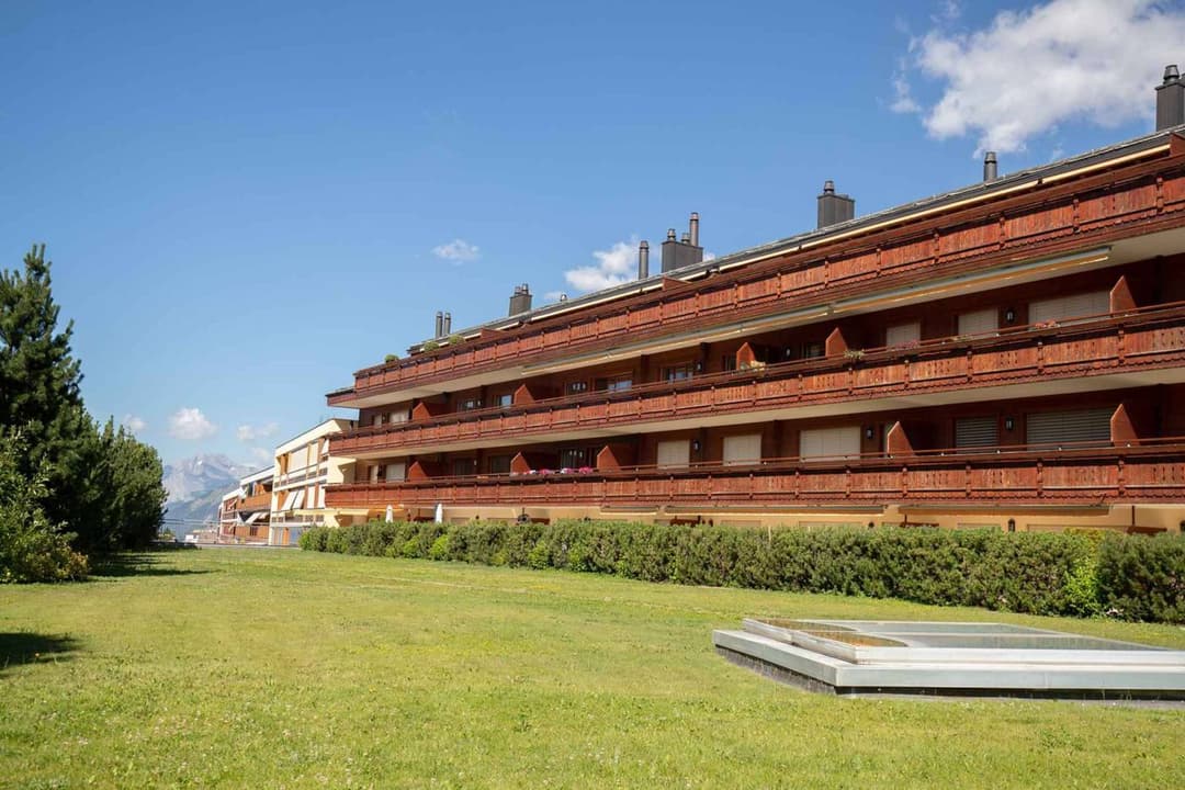 2145 – Appartement 5.5 pièces – 225 m²