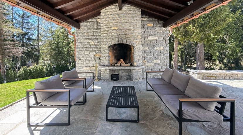 1838 – Maison 7 pièces – 22000CHF – 320m²