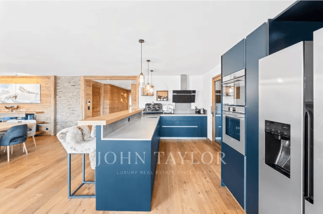 2205 – Appartement à vendre – 229 m2 – 5.5 pièces