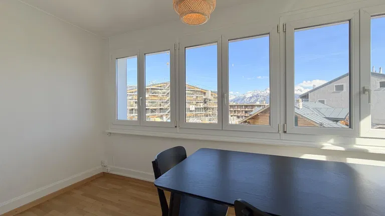 1830 – Appartement 3.5 pièces – 2100 CHF – 75 m²