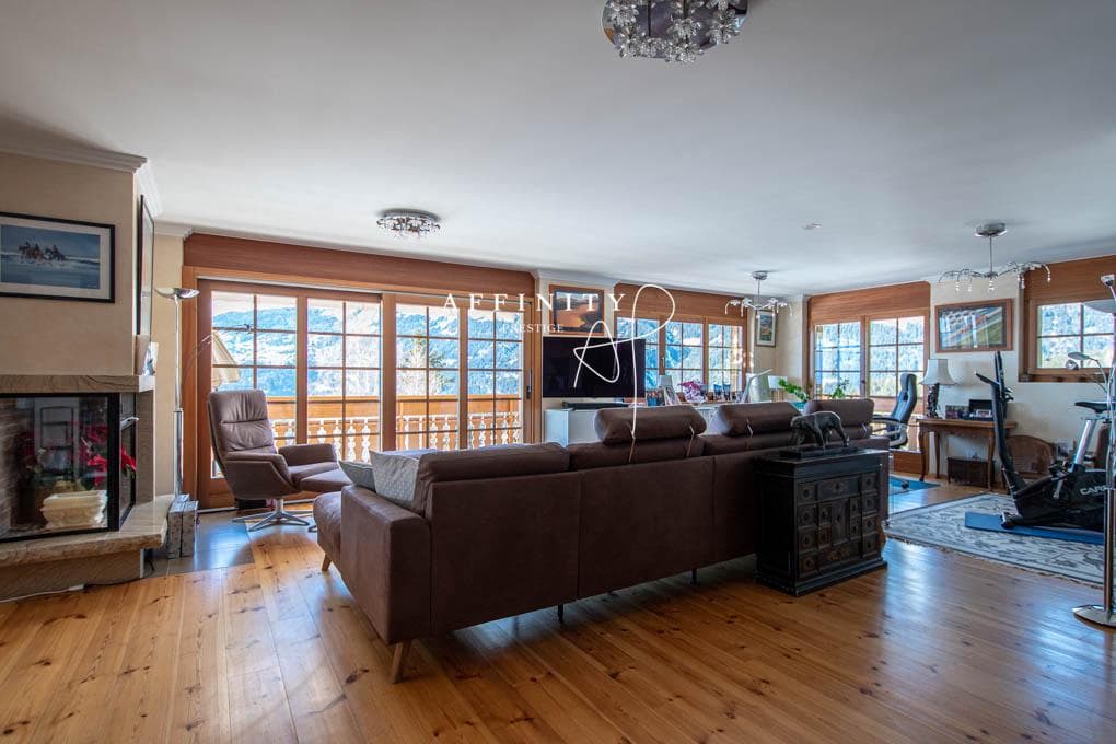 2218 – Appartement 8 pièces – 3200000CHF – 277m²