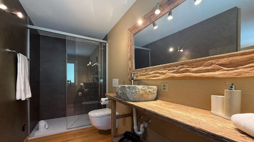 1838 – Maison 7 pièces – 22000CHF – 320m²