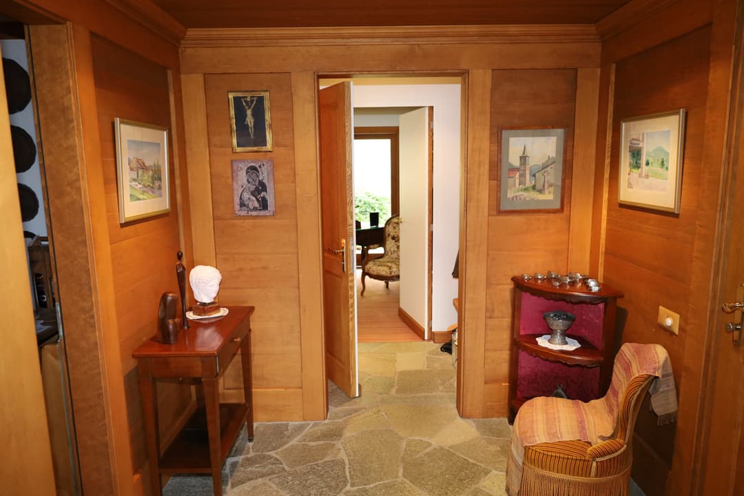 2304 – Appartement 7.5 pièces – 318m²