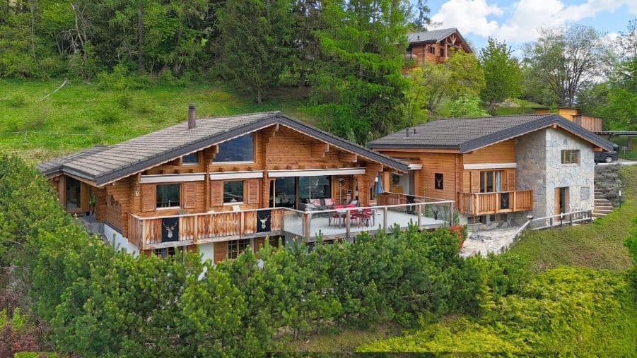 1855 – Chalet 7 pièces –  24000CHF – 300m²