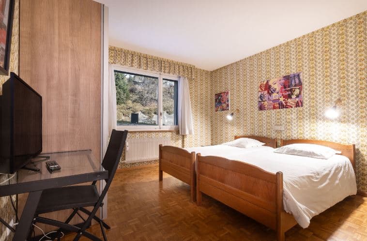 1883 – Appartement 4 pièces –  2450CHF