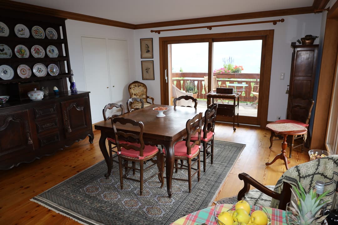 2304 – Appartement 7.5 pièces – 318m²