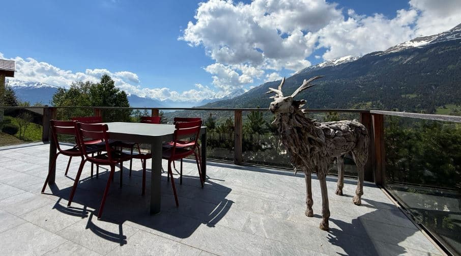 1855 – Chalet 7 pièces –  24000CHF – 300m²